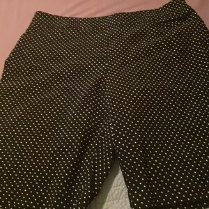 WOMANS TIME& TRUE SIRTS SIZE L BLACK ANC WHITE POLKA DOT ELASTIC WAIST. POCKETS